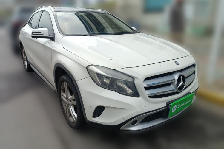 Used Mercedes-Benz GLA 2015 GLA 200 Sport Edition Front Right 45 Deg