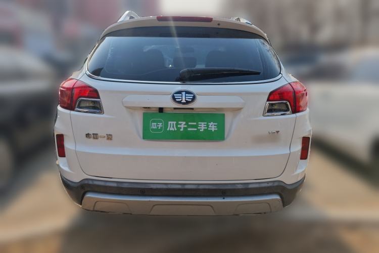 Used Bestune X80 2016 2.0L automatic Comfort trim level

