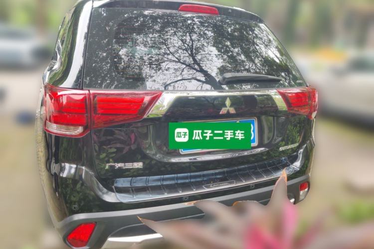 Used Mitsubishi Outlander 2018 2.4L 4x4 Elite Edition 5 Seats Rear