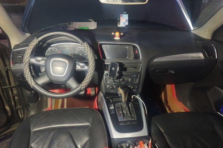 Used Audi Q5 2012 2.0TFSI Technology Model Center Console