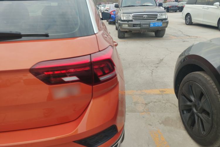 Used Volkswagen T-ROC 2018 280TSI DSG Two-Wheel Drive Advanced Version China V Emission Standard
