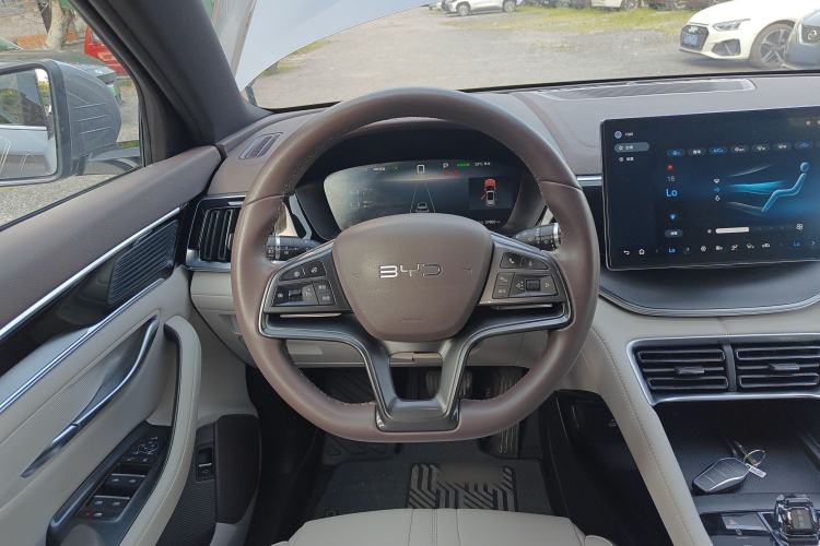 Used BYD Song PLUS New Energy 2024 Honor Edition EV 520km Premium Model
