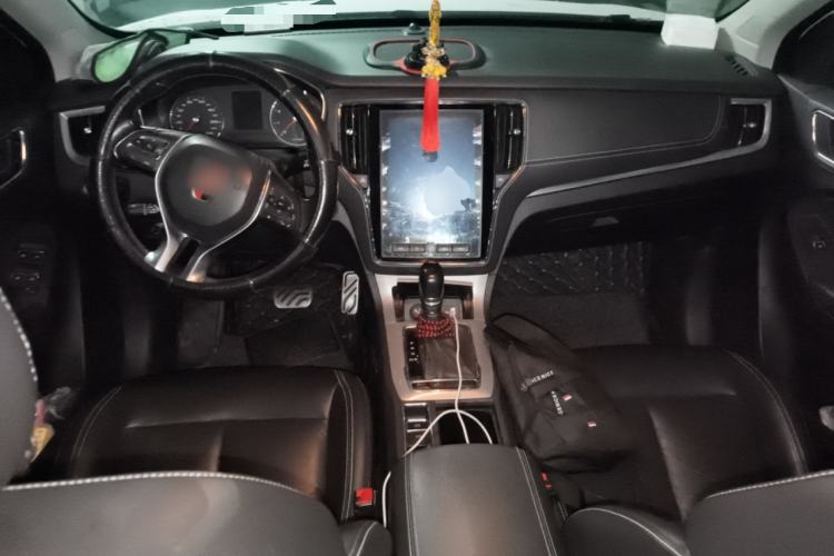 Used Roewe RX5 2016 20T Two-Wheel Drive Automatic Internet Smart Edition
