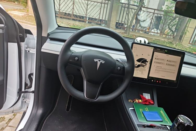 Used Tesla Model Y 2024 Rear-Wheel-Drive Version Steering Wheel