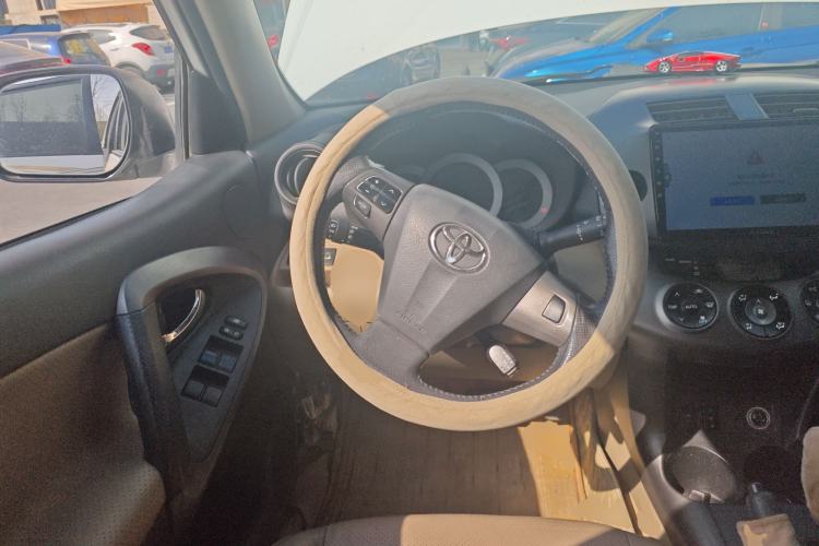 Used Toyota RAV4 2011 2.0L Automatic Luxury Edition Steering Wheel