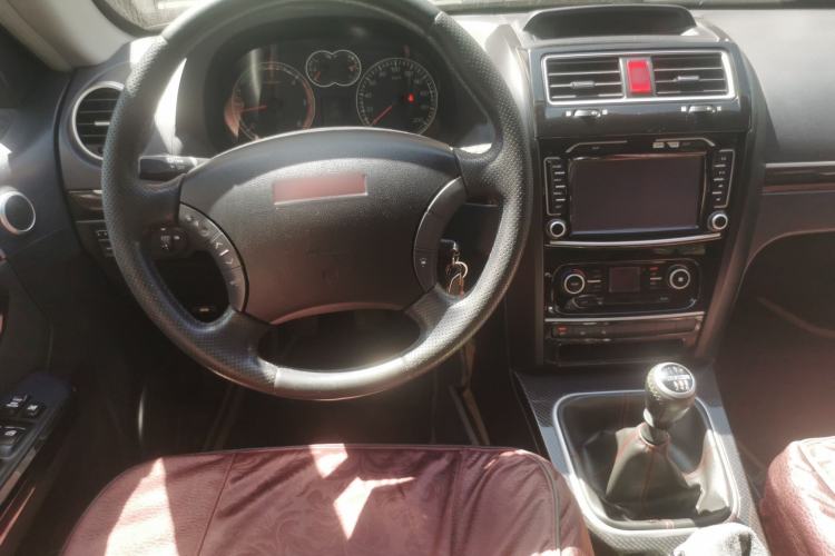 Used Haval H5 Classic 2015 2.0T Diesel Manual 4x4 Ambition Model Center Console