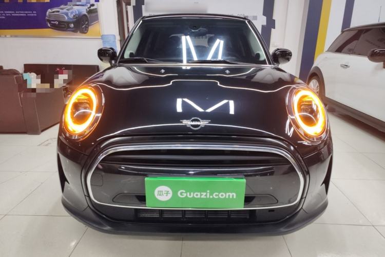 Used MINI MINI 2023 Updated 1.5T COOPER Artist Five-Door Edition
