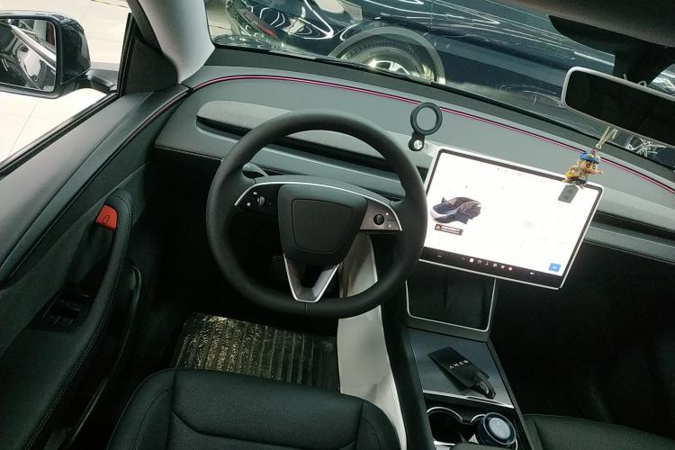 Used Tesla Model Y 2025 Rear-Wheel-Drive Version