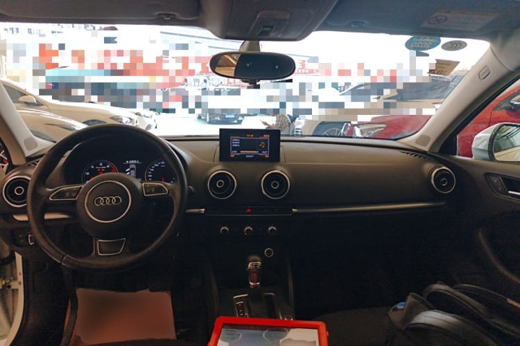 Used Audi A3 2014 Sportback 35 TFSI Automatic Style Edition Center Console