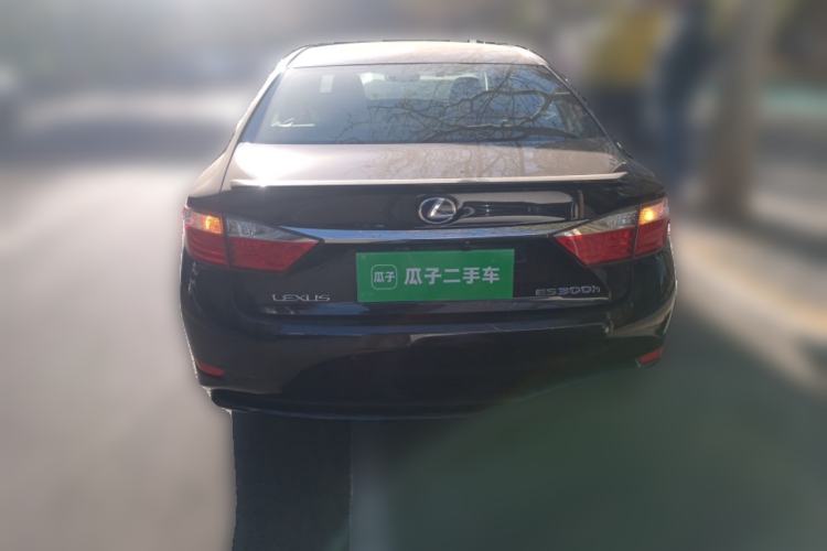 Used Lexus ES 2013 300h Elite Edition