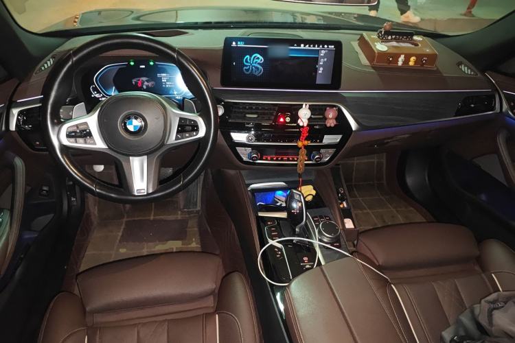 Used BMW 5 Series 2021 530Li Luxury Edition M Sport Package Center Console