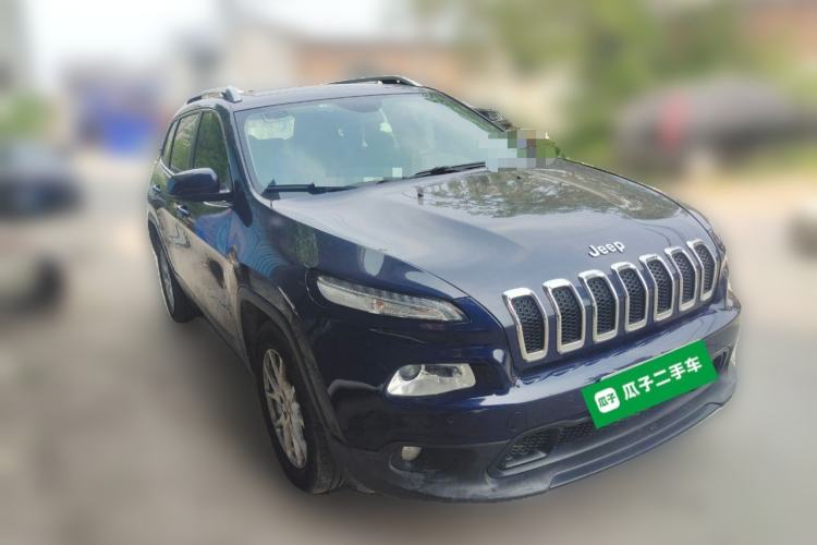 Used Jeep Cherokee 2016 2.0L Leading Edition Front Right 45 Deg