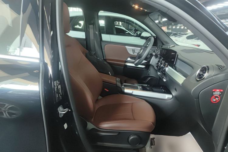 Used Mercedes-Benz GLB 2024 GLB 200 Fashion Model Right Front Seat