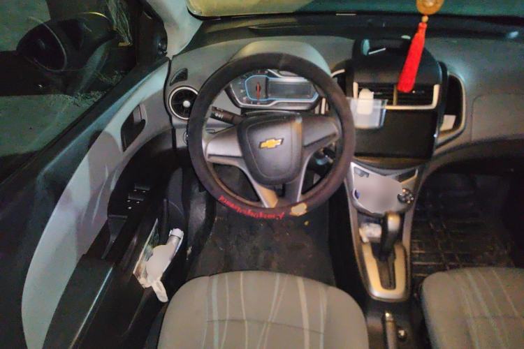 Used Chevrolet Aveo Sonic 2014 Sedan 1.4SL AT Fashion Edition