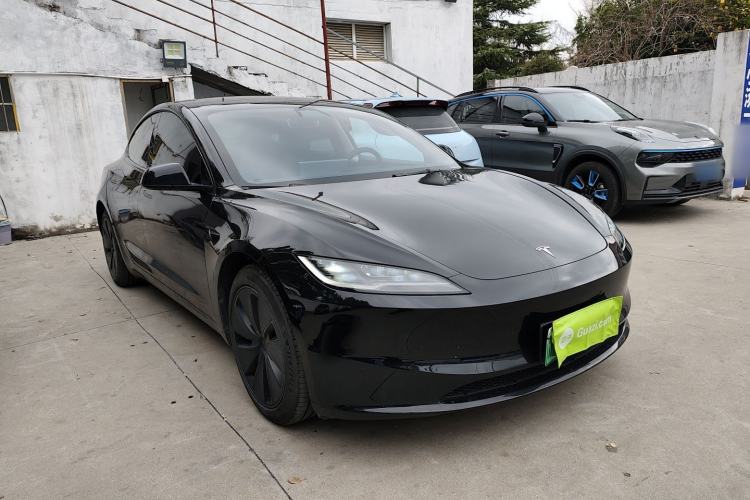 Used Tesla Model 3 2023 Long-Range All-Wheel-Drive Version
