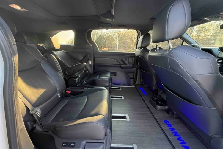 Used Toyota Granvia 2024 2.5L Hybrid Prestige PLUS Edition
