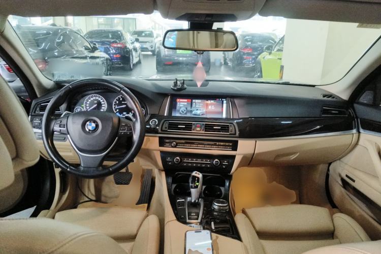 Used BMW 5 Series 2015 535Li Leading Model