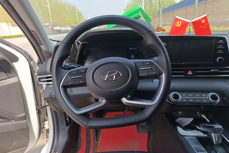 Used Hyundai Elantra 2022 1.5L CVT GLX Elite Edition Steering Wheel