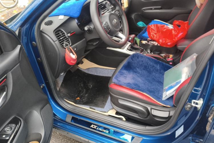 Used Kia KX Cross 2017 1.4L AT GLS Driver Seat