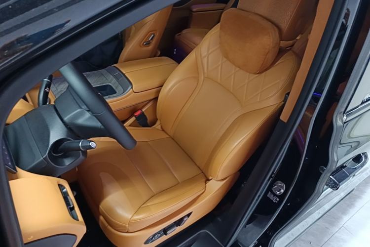 Used Wey Gaoshan 2025 Four-Wheel Drive Alpine 8
