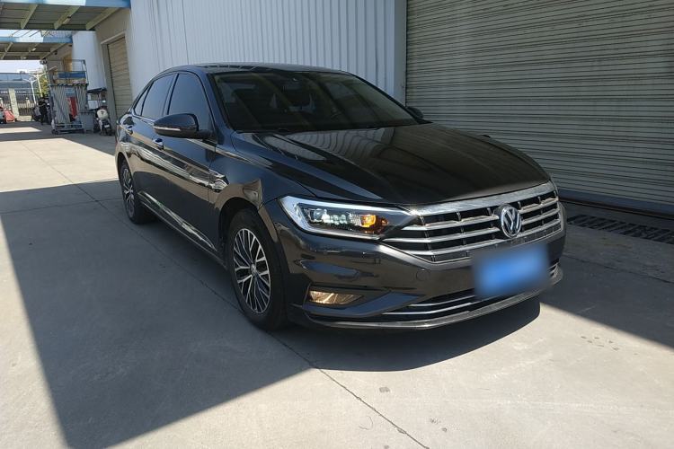 Used Volkswagen Sagitar 2021 280TSI DSG Excellence Edition Front Right 45 Deg