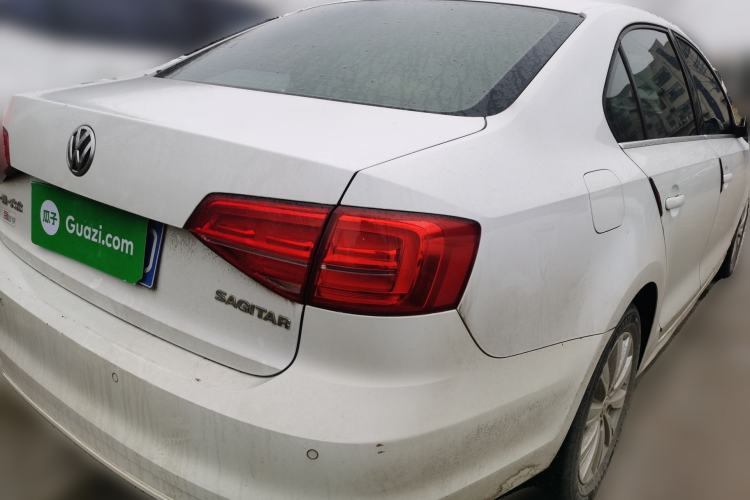 Used Volkswagen Sagitar 2015 1.6L Manual Comfort Model