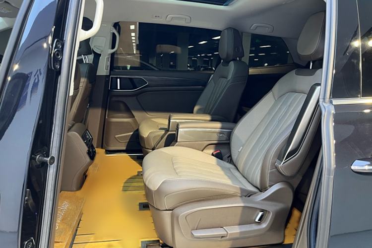 Used Volkswagen Viloran 2023 380TSI Luxury Edition