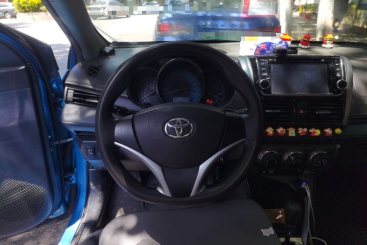 Used Toyota YARiS L Zhi Xuan 2015 1.5E Automatic Charm Edition Steering Wheel