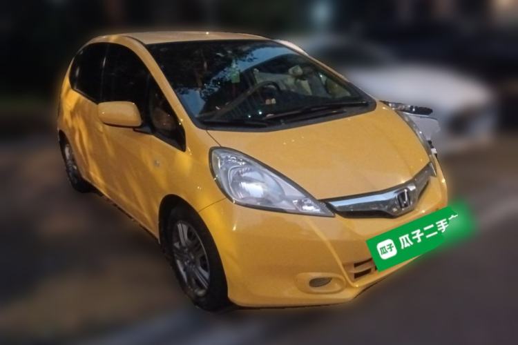 Used Honda Fit 2011 1.3L automatic comfort version
