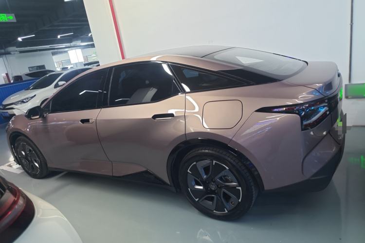 Used Toyota bZ3 2023 616 km Long-Range Premium
