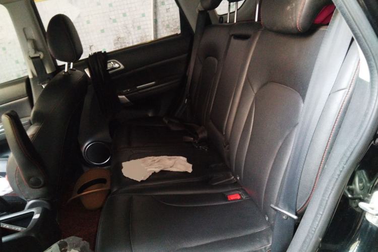 Used Haval H6 2013 Upgraded Model 1.5T Manual Two-Wheel Drive Urban Version
