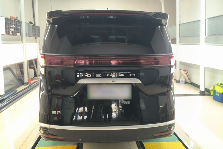 Used Denza D9 2022 DM-i 1040 Prestige Model