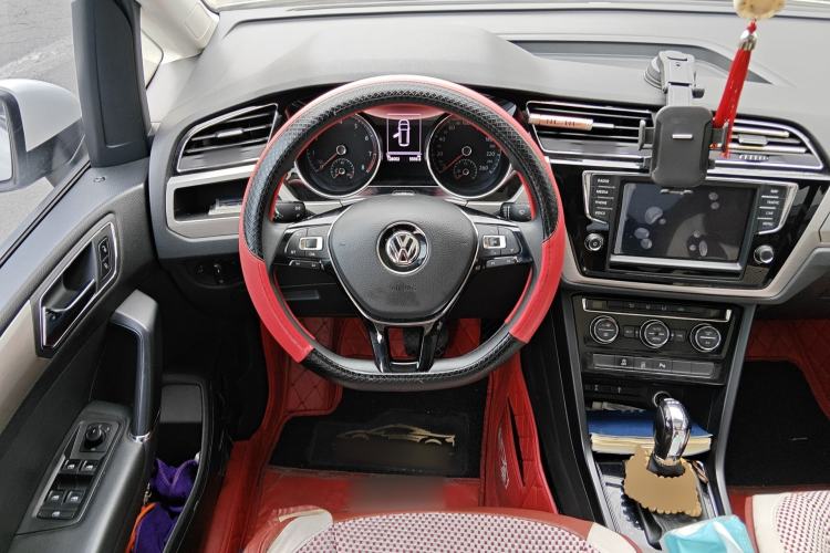 Used Volkswagen Touran 2018 Volkswagen Touran L 280TSI DSG Comfort Edition 7 Seats China V Emission Standard Steering Wheel