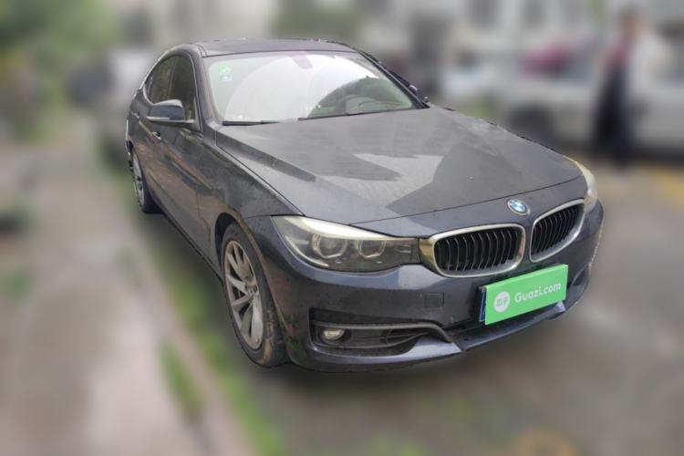 Used BMW 3 Series GT 2017 320i Sport Edition Front Right 45 Deg
