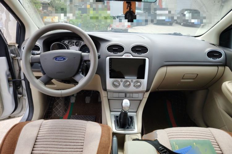 Used Ford Focus 2011 Sedan 1.8L Manual Classic Model Center Console