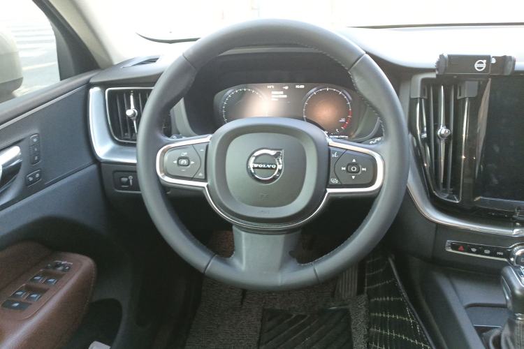 Used Volvo XC60 2019 T5 4x4 Zhiyuan Edition China VI Standard