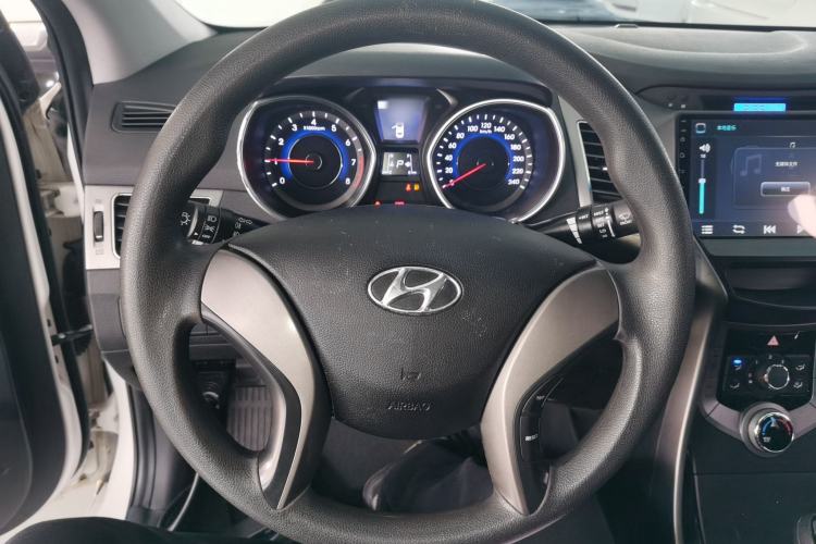 Used Hyundai Elantra (5th Generation / Langdong) 2012 1.6L Automatic Leading Model Steering Wheel
