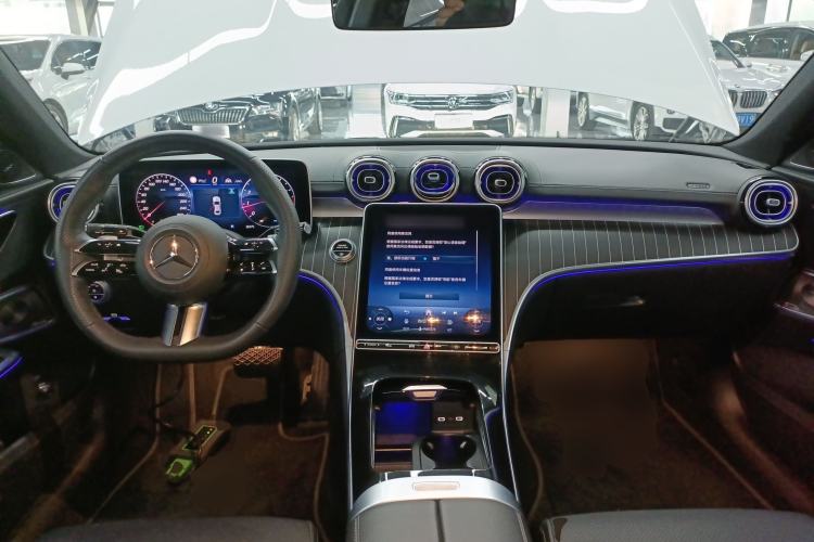 Used Mercedes-Benz C-Class 2025 C 260 L Obsidian Night Sport Edition Center Console