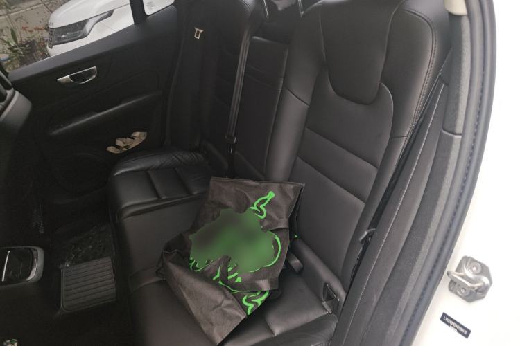 Used Volvo S60 New Energy 2021 T8 E-Drive Hybrid Four-Wheel Drive Smart Luxury Edition Left Rear Seat