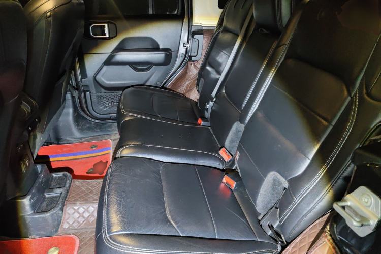 Used Jeep Wrangler 2019 2.0T Sahara 4-Door Version China V Standard
