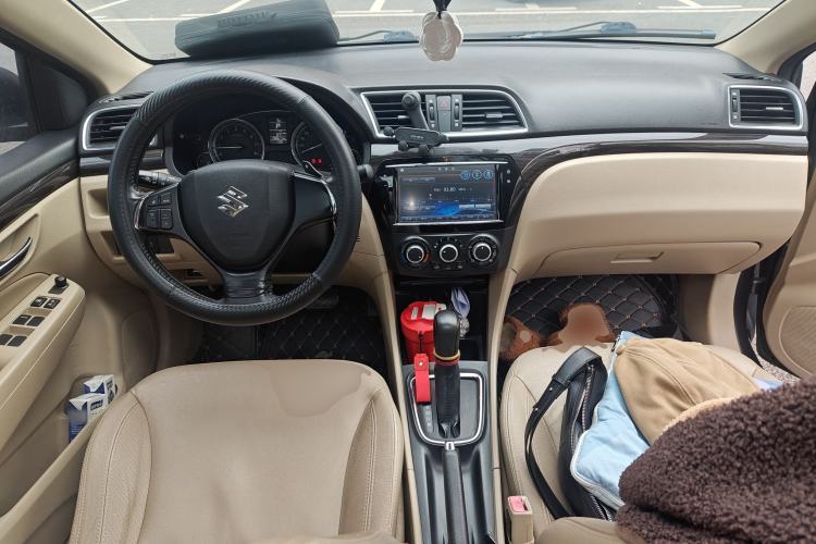 Used Suzuki Alivio 2015 1.6L Automatic Enjoyment Model Center Console