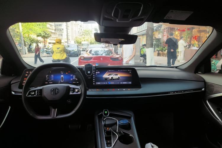 Used MG 7 2023 2.0T Automatic Hunter Luxury Edition
