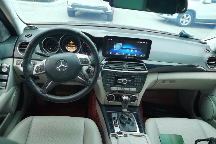 Used Mercedes-Benz C-Class 2010 C 180K Classic model