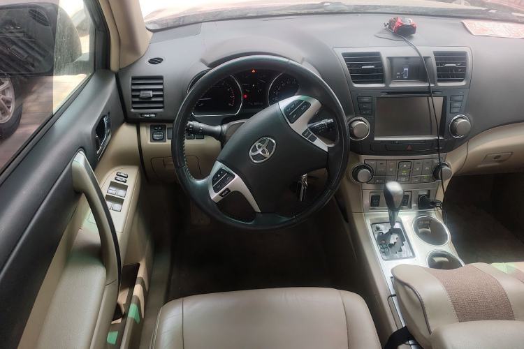 Used Toyota Highlander 2012 2.7L Two-Wheel Drive 7-Seater Luxury Edition