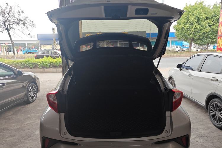 Used Toyota C-HR 2020 2.0L Leading Edition Trunk