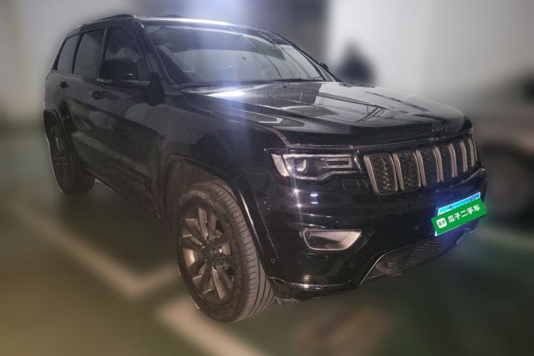 Used Jeep Grand Cherokee 2016 3.6L Elite Navigation Edition Front Right 45 Deg