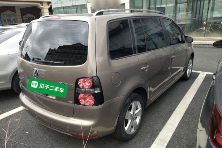 Used Volkswagen Touran 2015 1.4T Manual Comfort Edition 5-Seater Rear Right 45 Deg