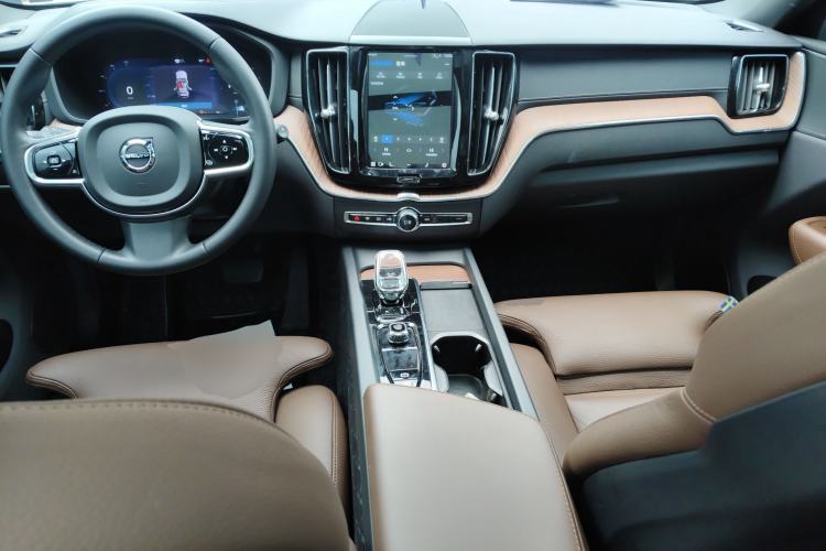 Used Volvo XC60 2024 B5 4x4 Smart Luxury Edition