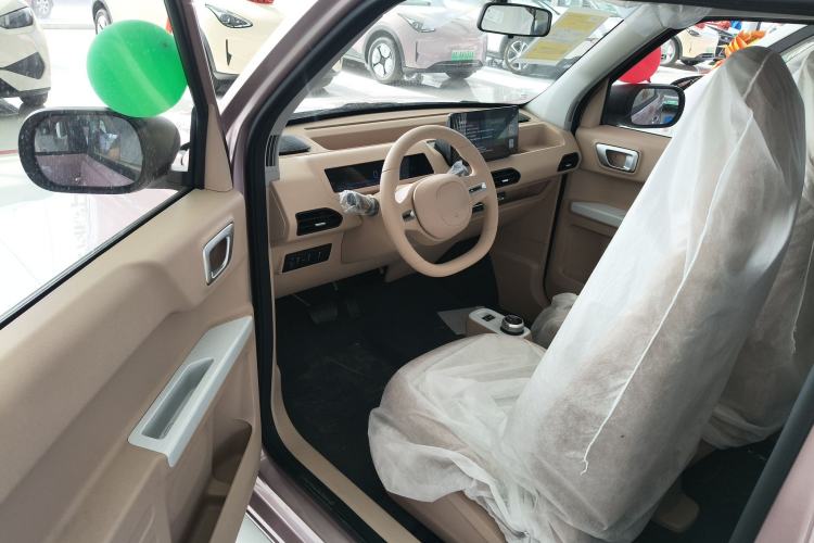 Used Geely Galaxy Panda 2024 Panda Mini 200km Endurance Bear
