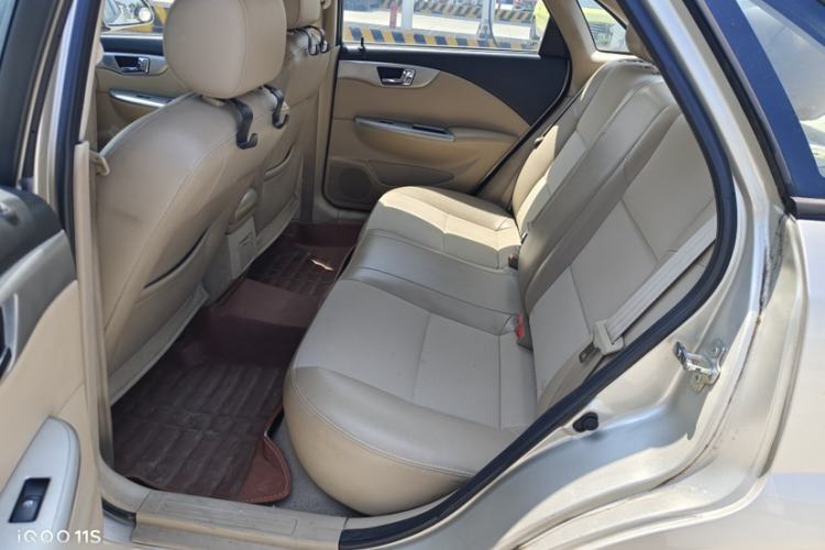 Used Buick Excelle 2013 1.5L Manual Classic Model Interior 3